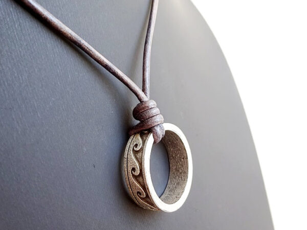 SURFER NECKLACE ON SLIP KNOT