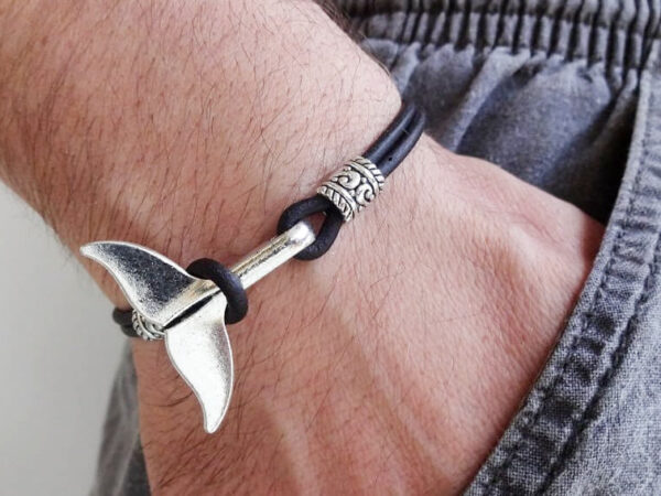 Whale Tail Bracelet