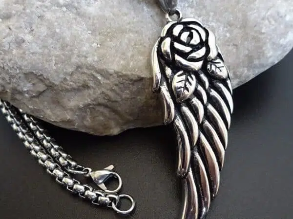 rose wing necklace 2