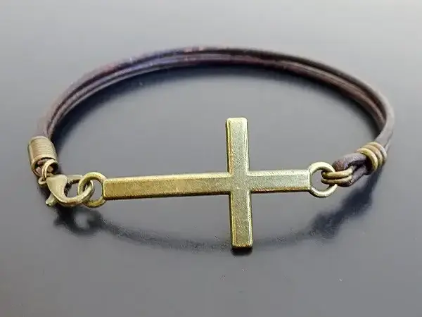 CROSS LEATHER BRACELET