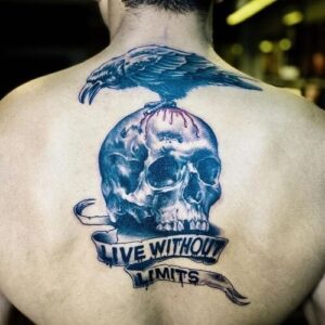 raven on a skull TATTOO